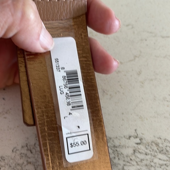 Michael Kors belt tan/brown with gold buckle - Picture 2 of 3